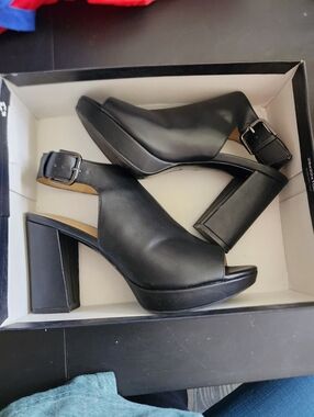 Naturalizer Black Open-Toe Block Heel Sandals with Ankle Buckle Size 7.5